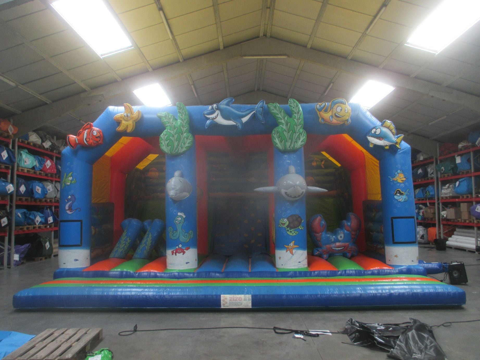 Inflatables Activity 41 - Activity Center Zee - Boing Inflatables