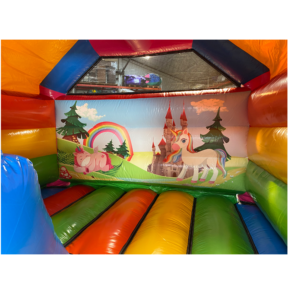 Mur du fond avec licornes