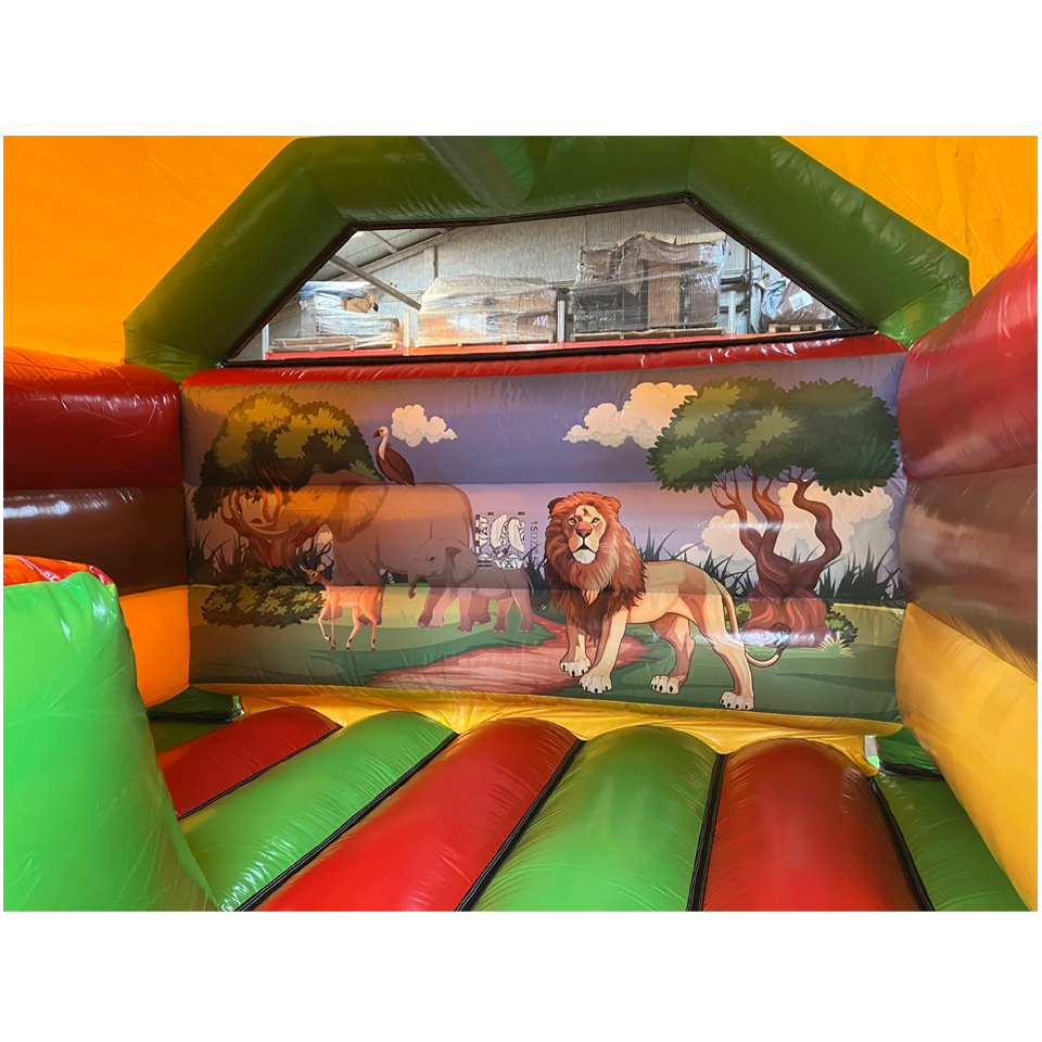 Back wall with lion and elephant